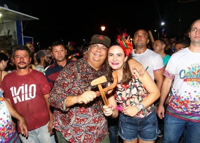 Flávio Dino faz símbolo do comunismo