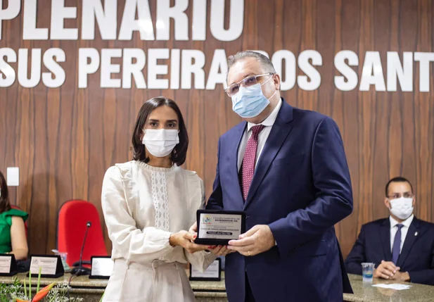 Florentino Neto recebe Título de Cidadania de Monsenhor Gil