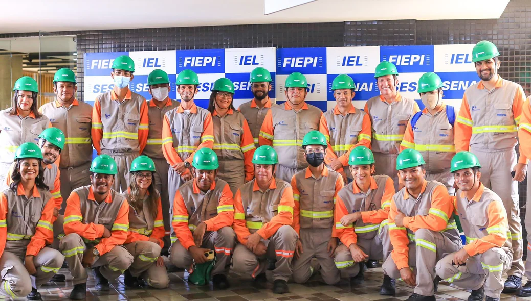 Formandos da segunda turma de eletricistas da Equatorial