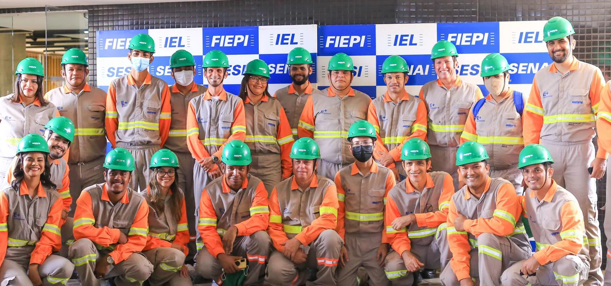 Formandos da segunda turma de eletricistas da Equatorial