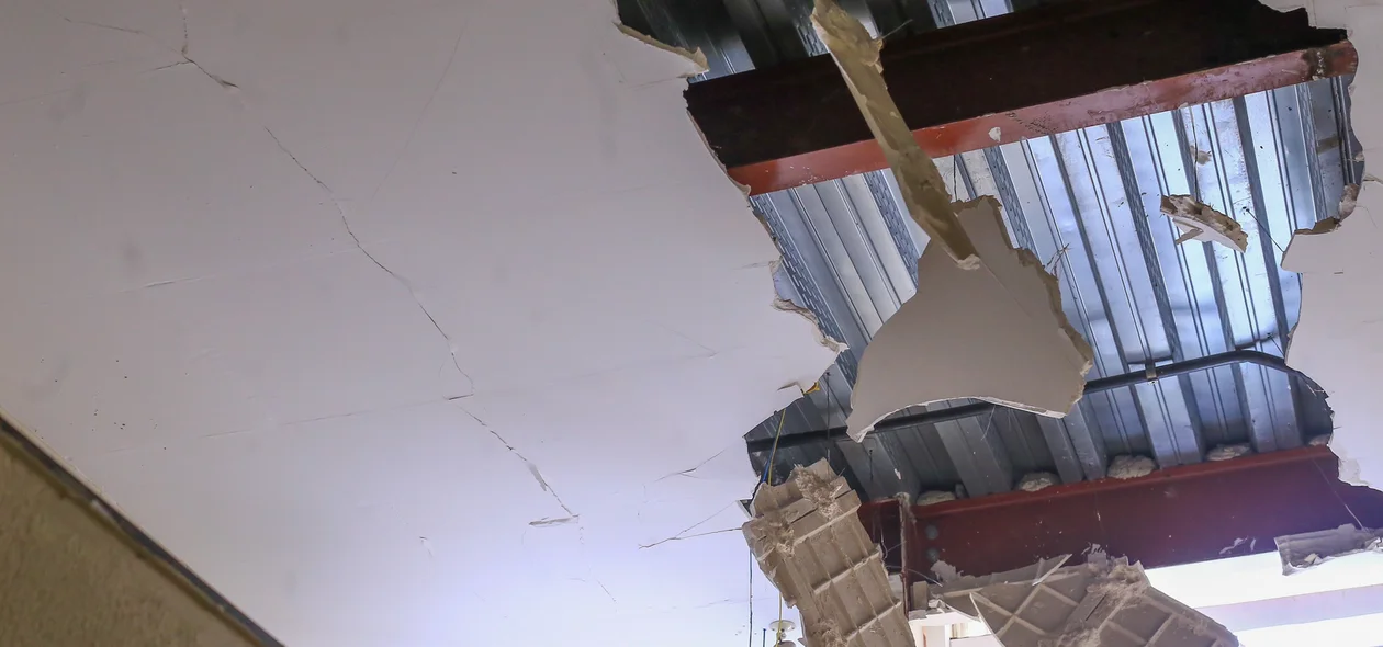 Gesso também foi quebrado com a explosão