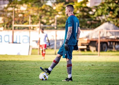 Goleiro Renan Batista
