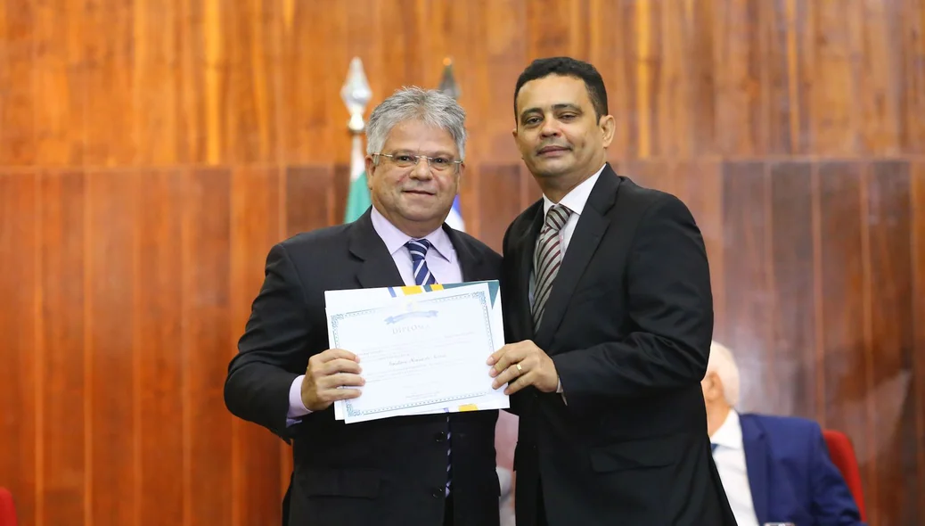 Gustavo Neiva é diplomado deputado