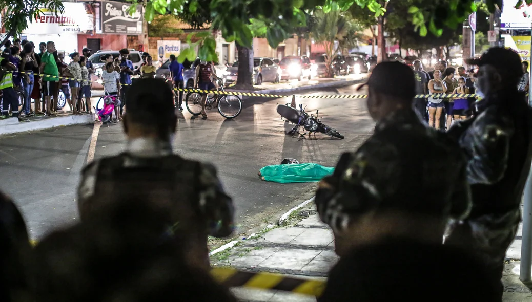 Homem foi morto na Avenida Joaquim Nelson