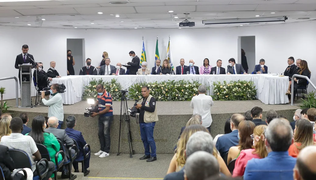 Kennedy Barros toma posse como presidente do TCE
