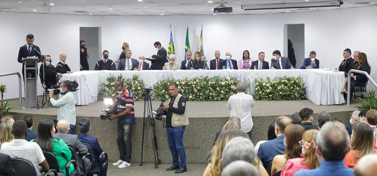 Kennedy Barros toma posse como presidente do TCE