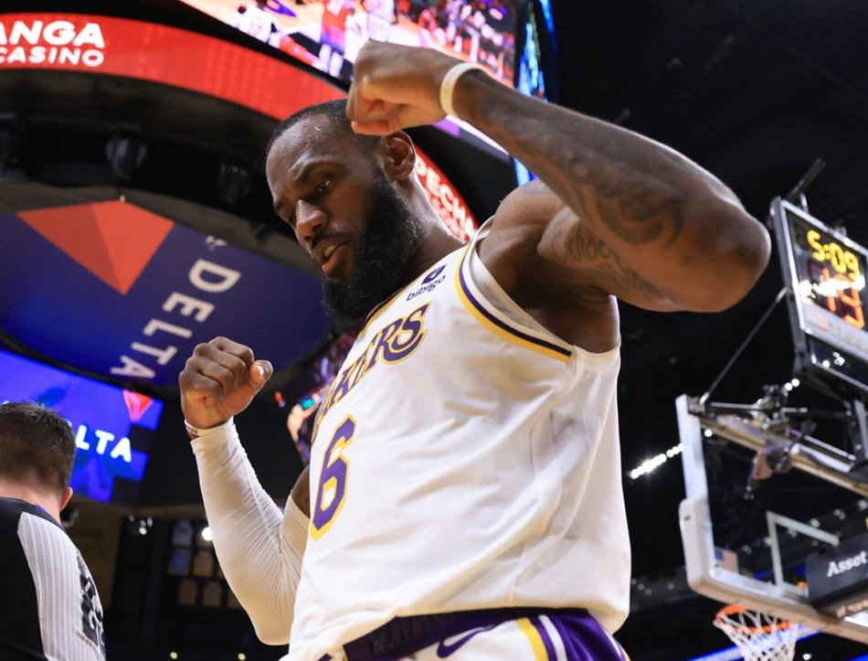 LeBron James faz mais uma bela atuação