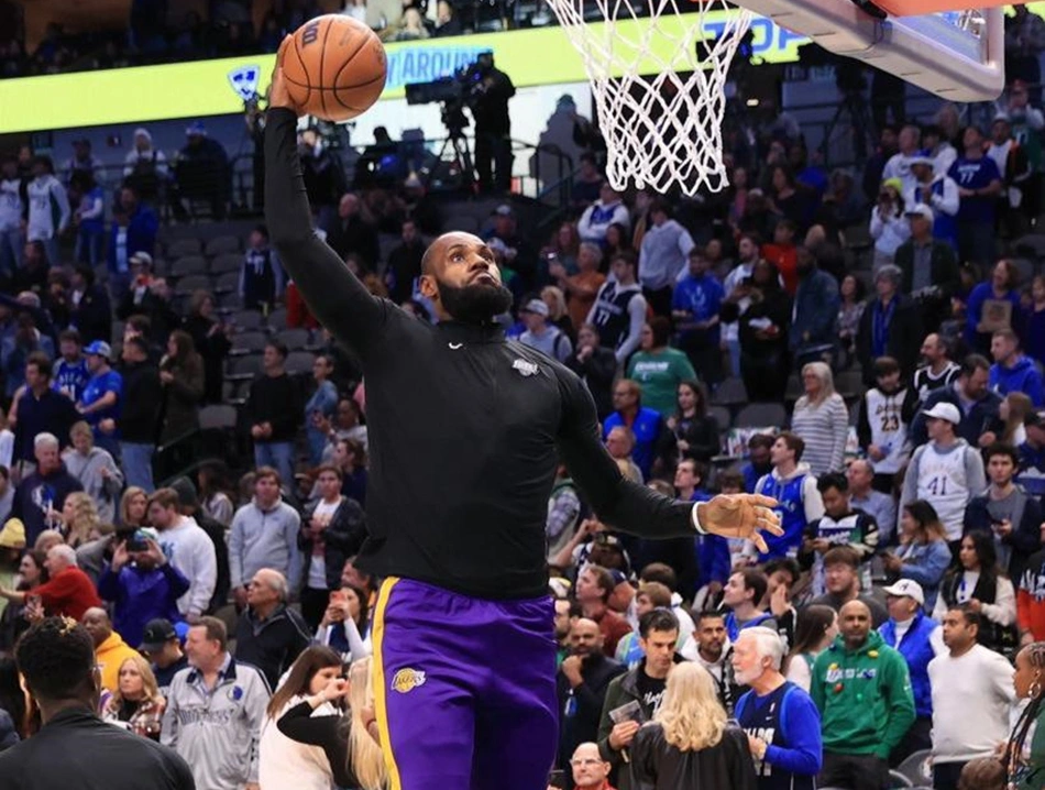 LeBron James se junta a Kobe Bryant como jogador com mais partidas no Natal