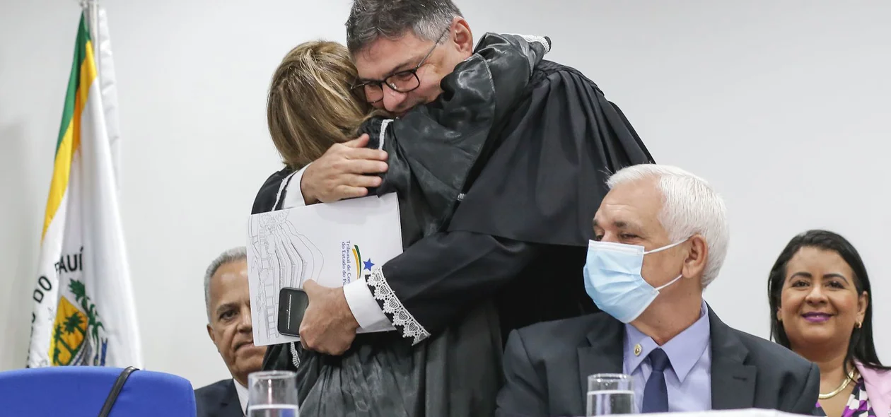 Lílian Martins parabeniza Kennedy