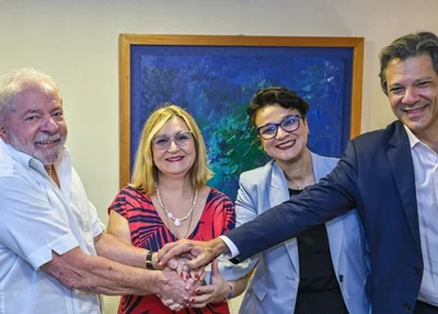 Lula anuncia presidentes do BB e da Caixa
