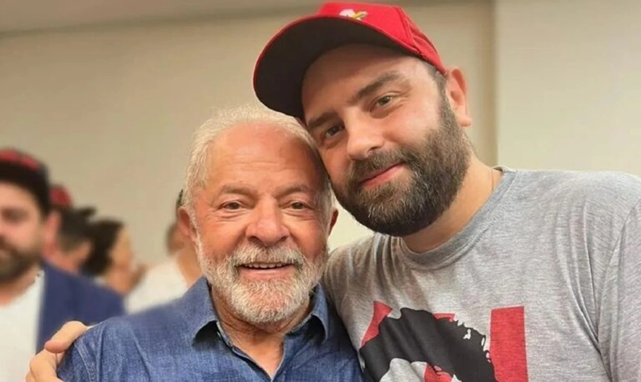 Lula e seu filho mais velho Fábio Luís Lula da Silva, Lulinha