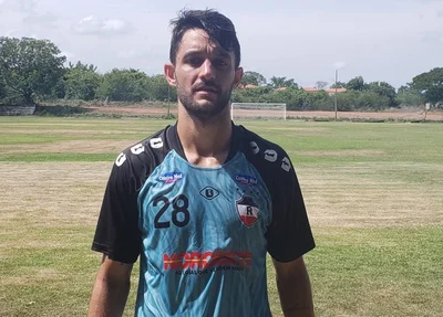 Maicon foi anunciado pelo River