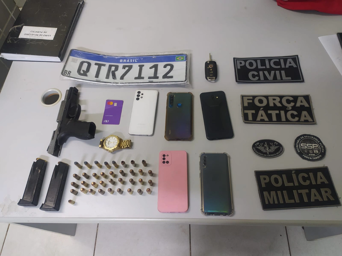 Material apreendido com o trio suspeito de duplo homicídio