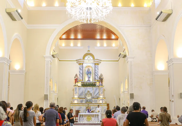 Missa aconteceu na Igreja de Nossa Senhora das Dores