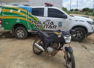 Moto apreendida pela PM em Francisco Macedo