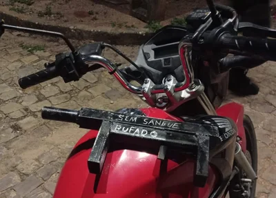 Moto e arma apreendidas na zona sul de Teresina