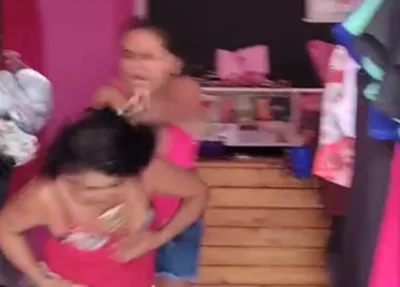 Mulher é expulsa a empurrões e tapas de loja