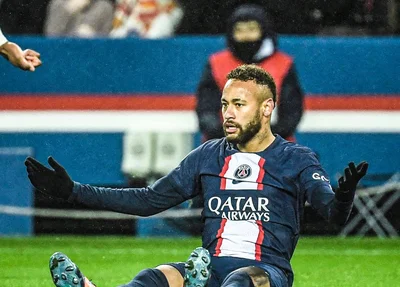 Neymar é expulso em primeira partida após Copa do Mundo