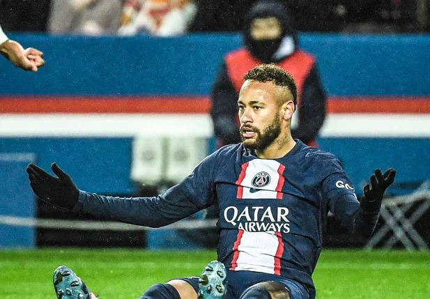 Neymar é expulso em primeira partida após Copa do Mundo