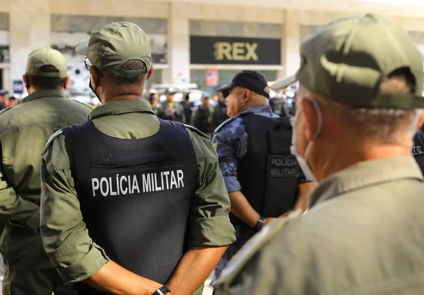 Policial Militar durante Operação Boas Festas