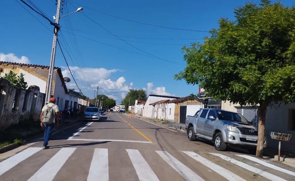 Prefeitura de Curimatá realiza sinalização de ruas asfaltadas