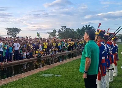 Presidente Bolsonaro em encontro com apoiadores