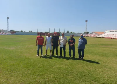 Presidente do 4 de Julho, José Amaro, recebe comissão da FFP