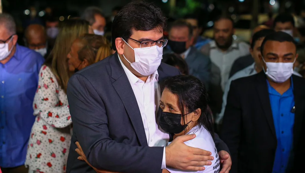 Rafael Fonteles em culto de ação de graças