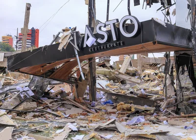 Rastro de destruição no restaurante Vasto