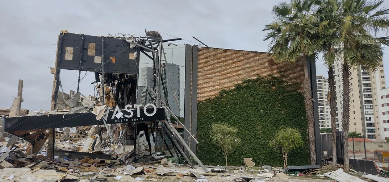 Restaurante ficou destruído