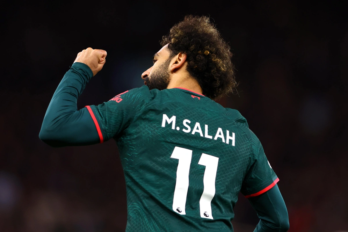 Salah comemorando gol sobre o Aston Villa na Premier League