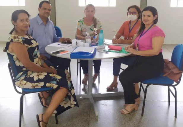 Semec e Conselho Tutelar alinham trabalho para período de matrículas na Rede Municipal
