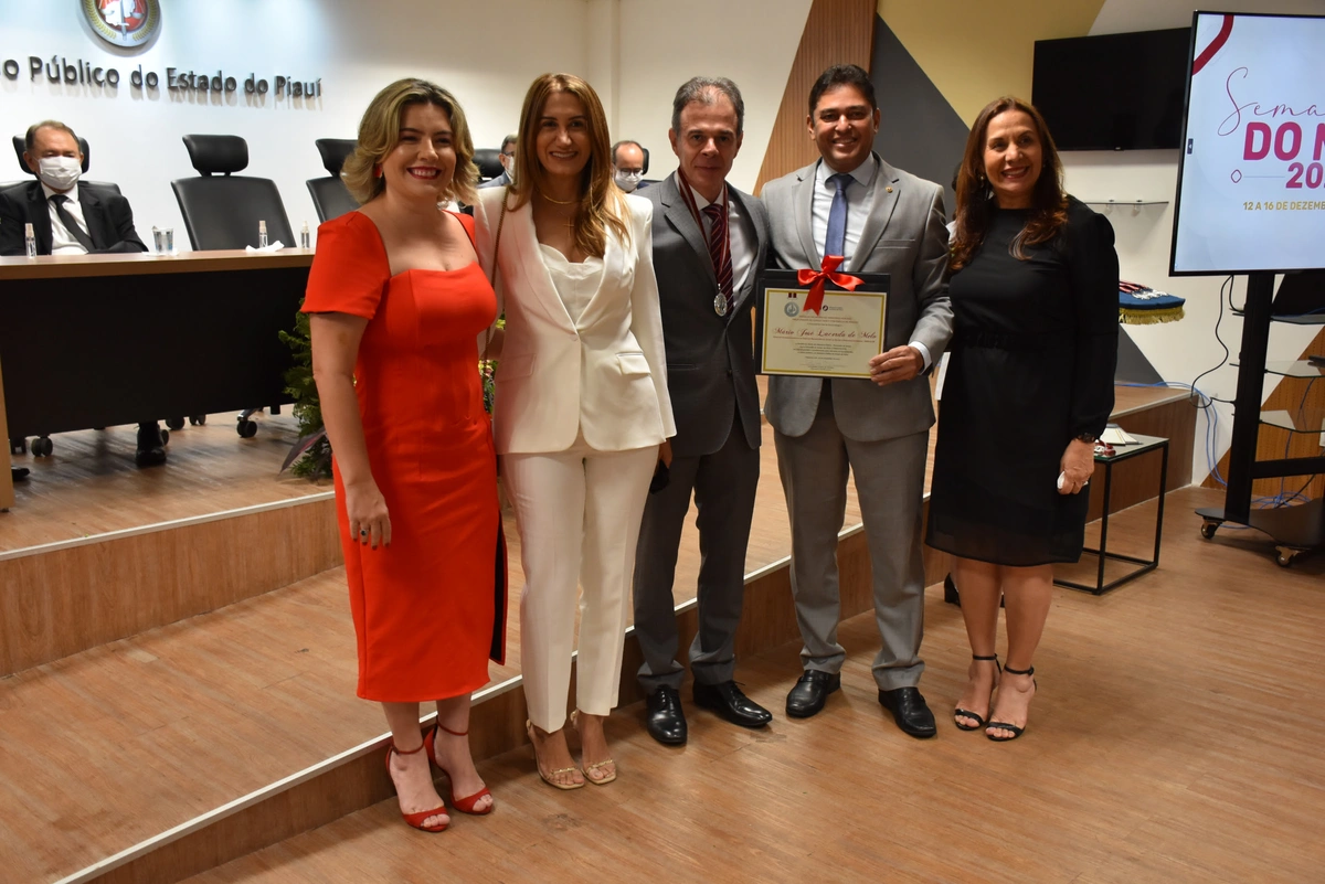 Superintendente do Sebrae recebe comenda do MP-PI