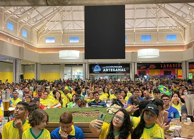 Teresinenses acompanhando o jogo