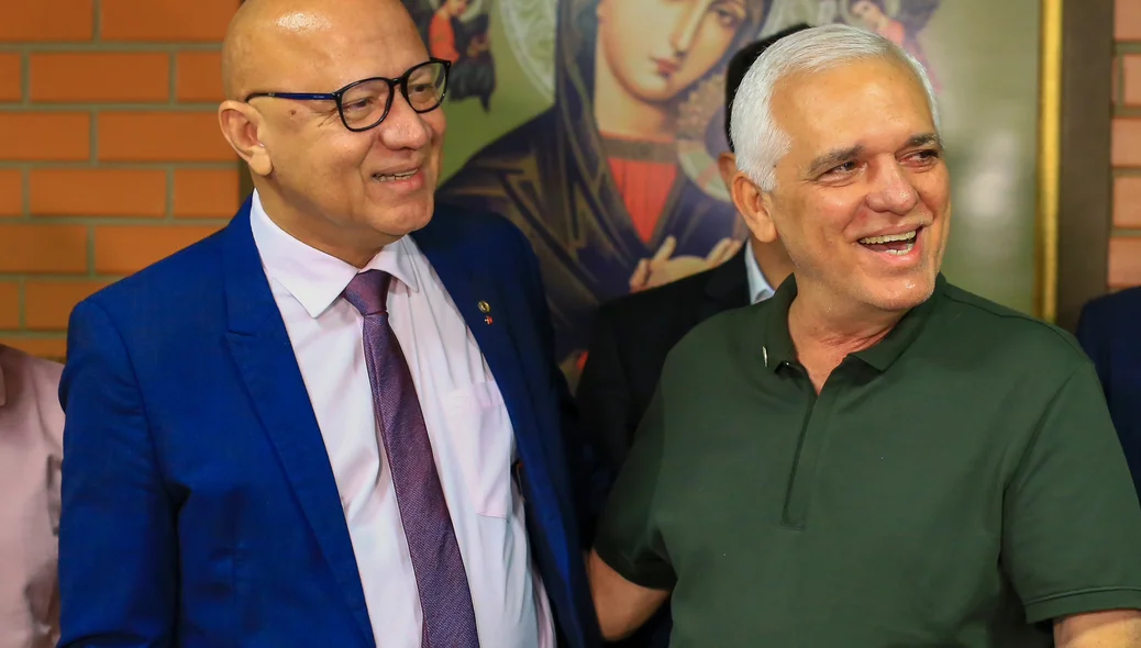 Themístocles Filho ao lado de Franzé Silva