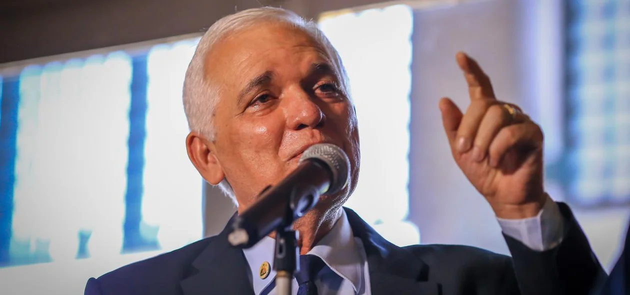 Themístocles Filho discursa