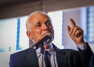 Themístocles Filho discursa