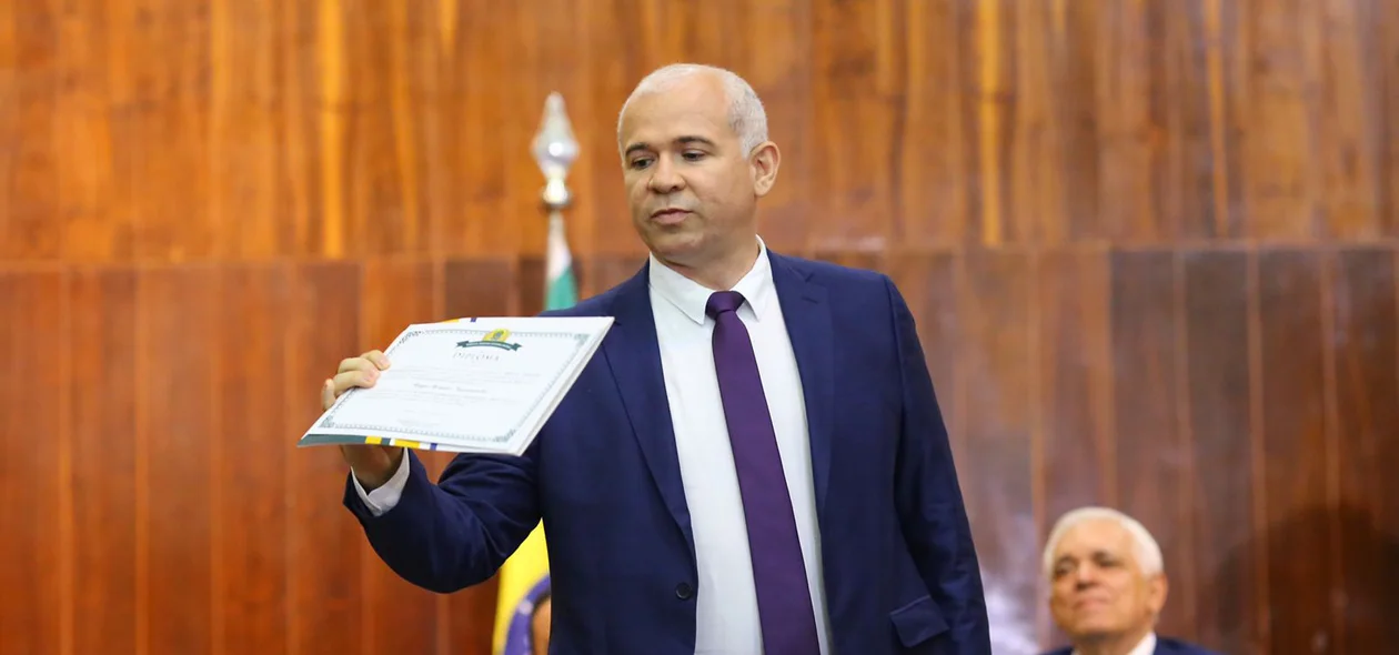 Tiago Vasconcelos é diplomado suplente