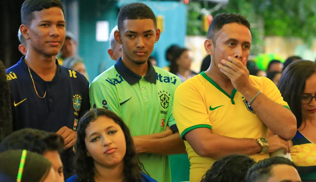 Torcedores acompanharam derrota da seleção no Dirceu
