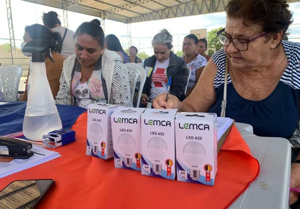 Troca de geladeiras e lâmpadas acontece em Amarante e Parnaguá  pela Equatorial Piauí