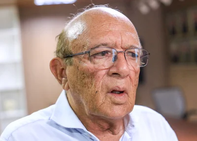 Vereador Edson Melo conversando sobre o futuro do PSDB