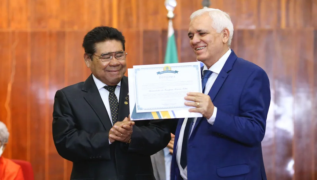 Vice-governador eleito Themístocles Filho foi diplomado