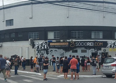 Vila Belmiro após anuncio da morte de Pelé
