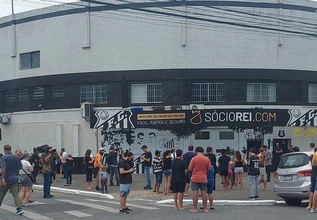 Vila Belmiro após anuncio da morte de Pelé