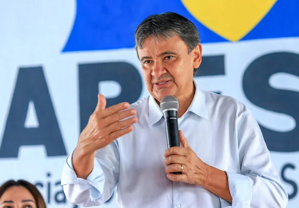 Wellington Dias participa de café da manhã com os acolhidos da Pastoral do Povo.