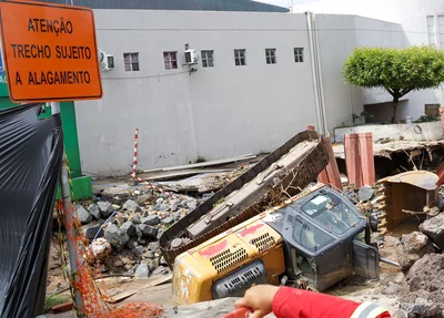 A cratera se formou após a chuva