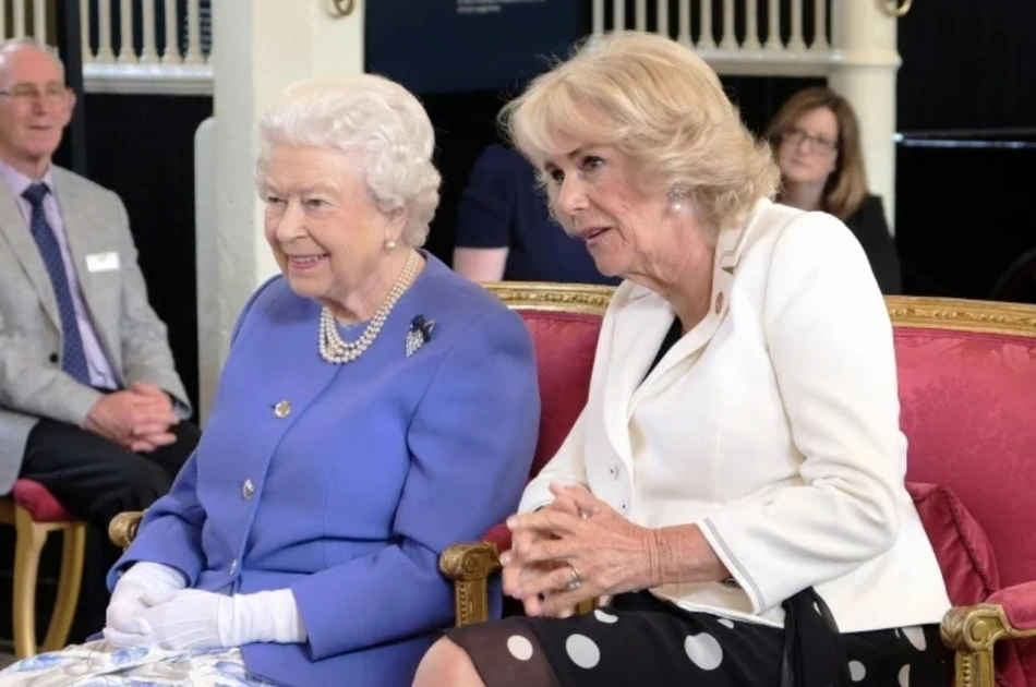 A rainha Elizabeth II com a nora Camila Parker, Duquesa da Cornualha