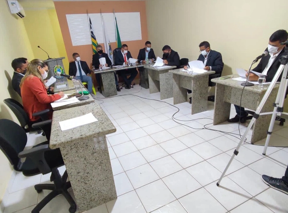 A sessão ocorreu nesta segunda-feira