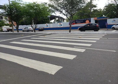 Adolescente fica ferida após ser atropelada na frente do Eisten em Teresina