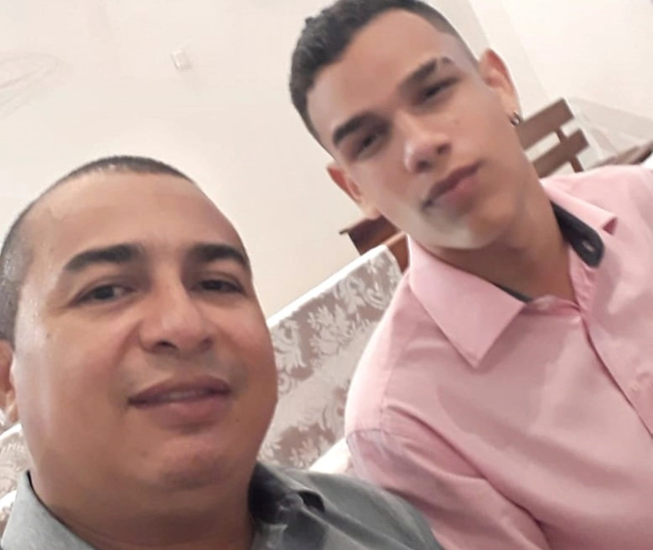 Ailton Pereira da Silva e o filho Anael Natan Colins Souza da Silva